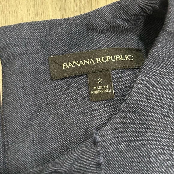 Banana Republic Lightweight Wool Stretch Ruffle Sleeveless Top Navy Shirt Size 2 - Picture 4 of 6